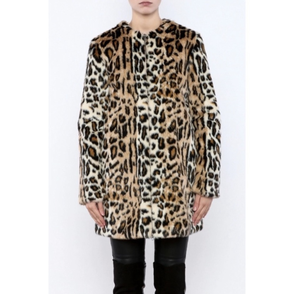 CUPCAKES & CASHMERE Faux Fur Leopard Coat